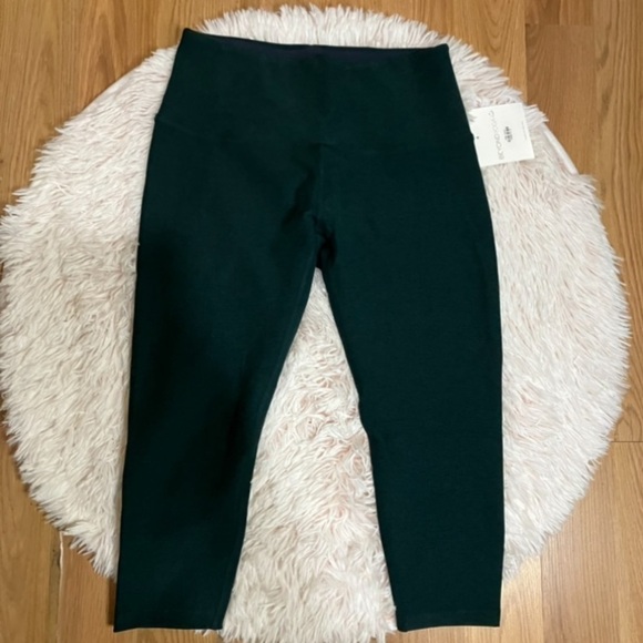 Beyond Yoga Spacedye Walk And Talk High Waisted Capri Legging in Green - Picture 1 of 9